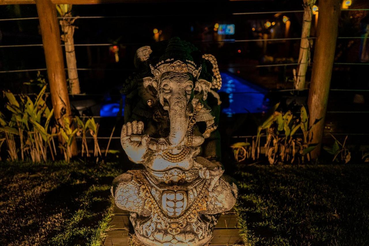ॐ Rosa Astral ॐ Hotel Praia do Rosa Exterior foto